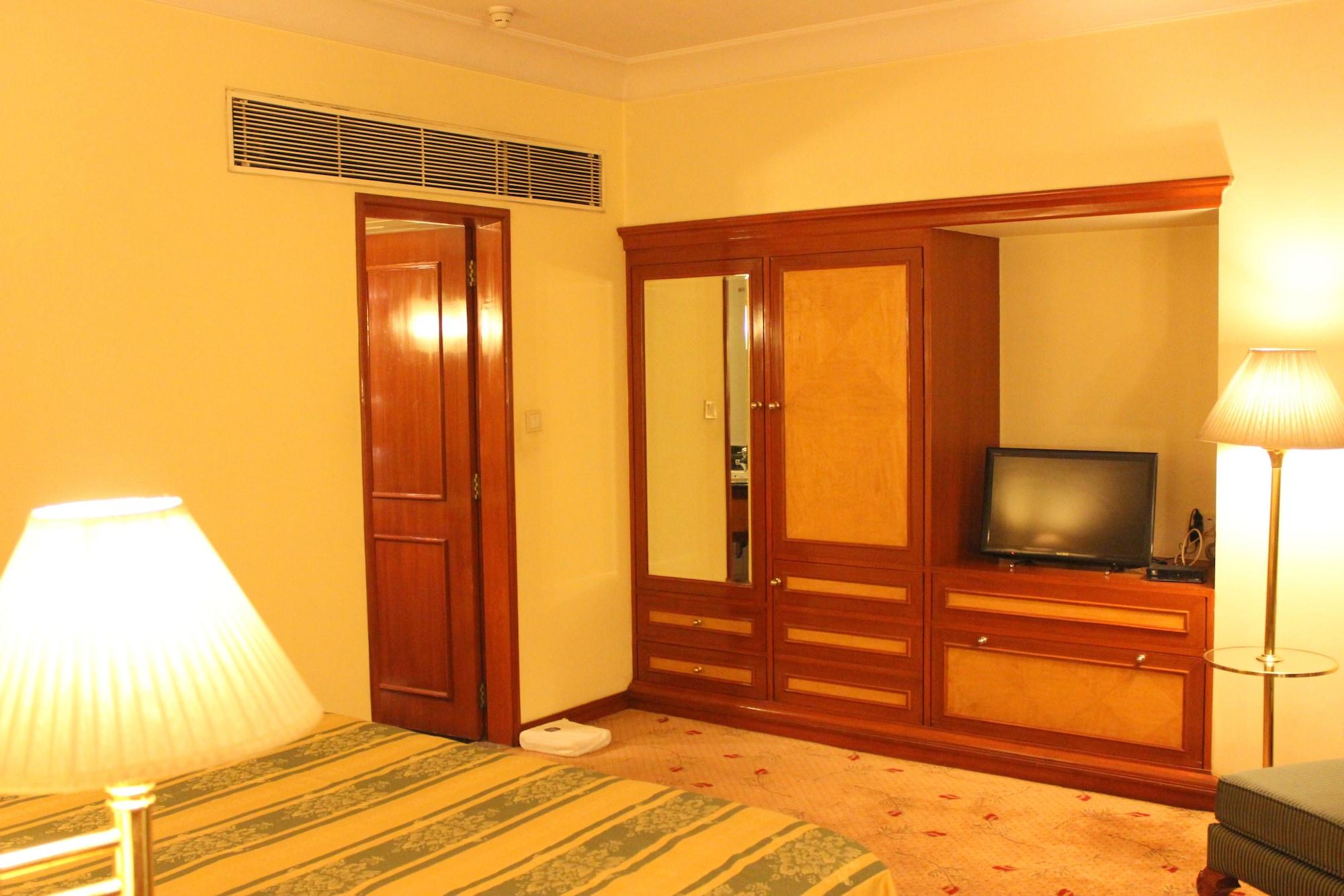 Hotel Sagar Plaza City Centre Pune Extérieur photo