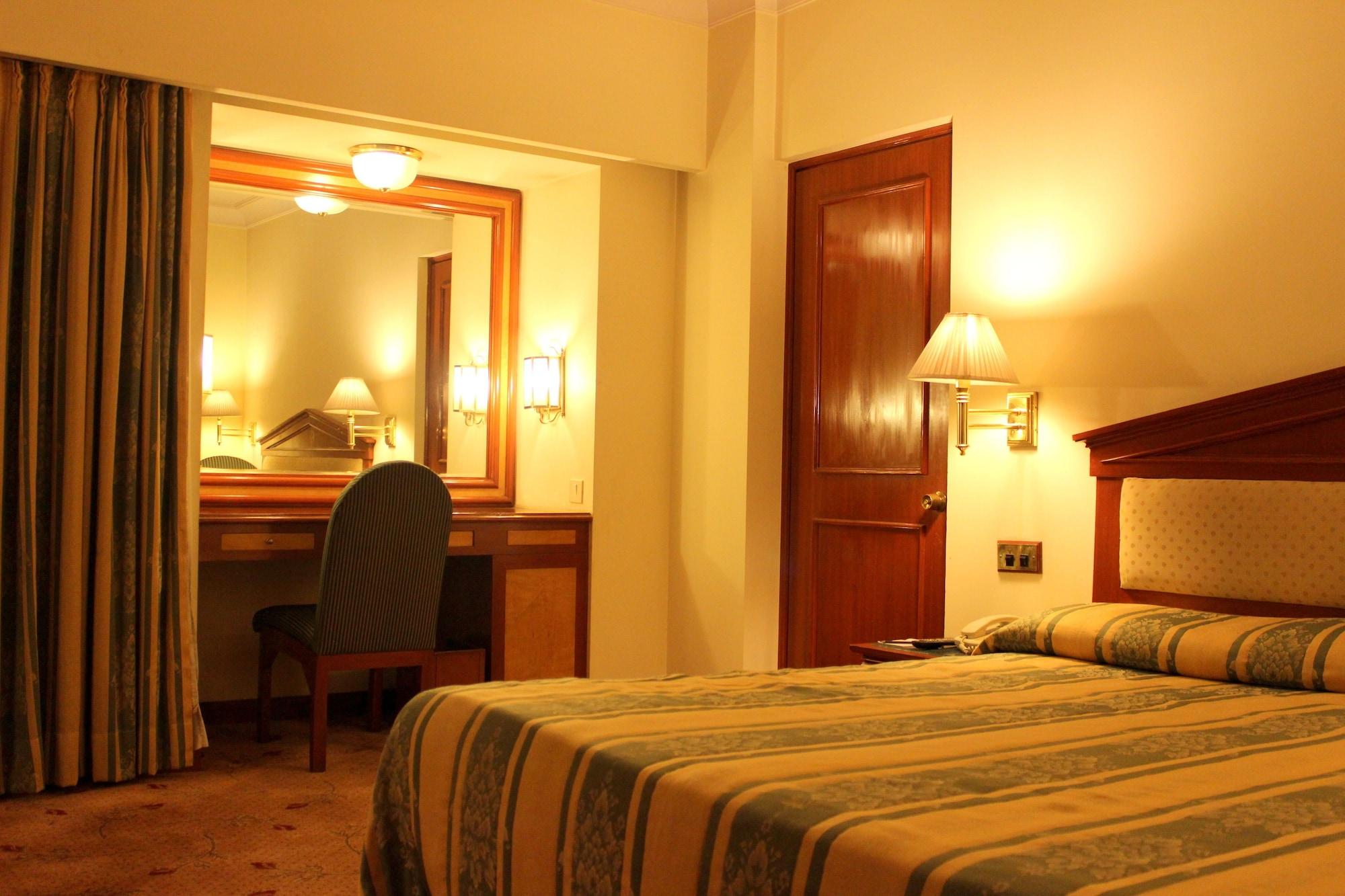 Hotel Sagar Plaza City Centre Pune Extérieur photo