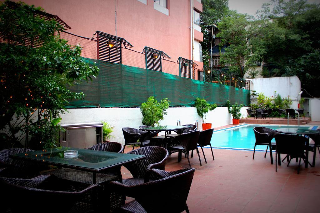 Hotel Sagar Plaza City Centre Pune Extérieur photo