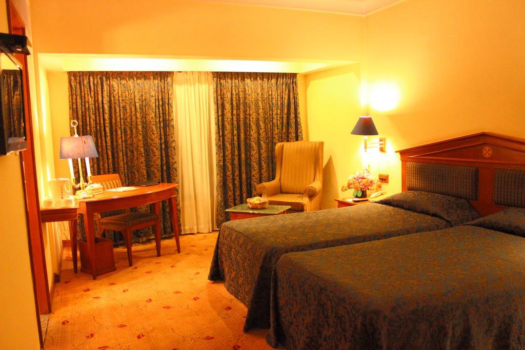 Hotel Sagar Plaza City Centre Pune Chambre photo
