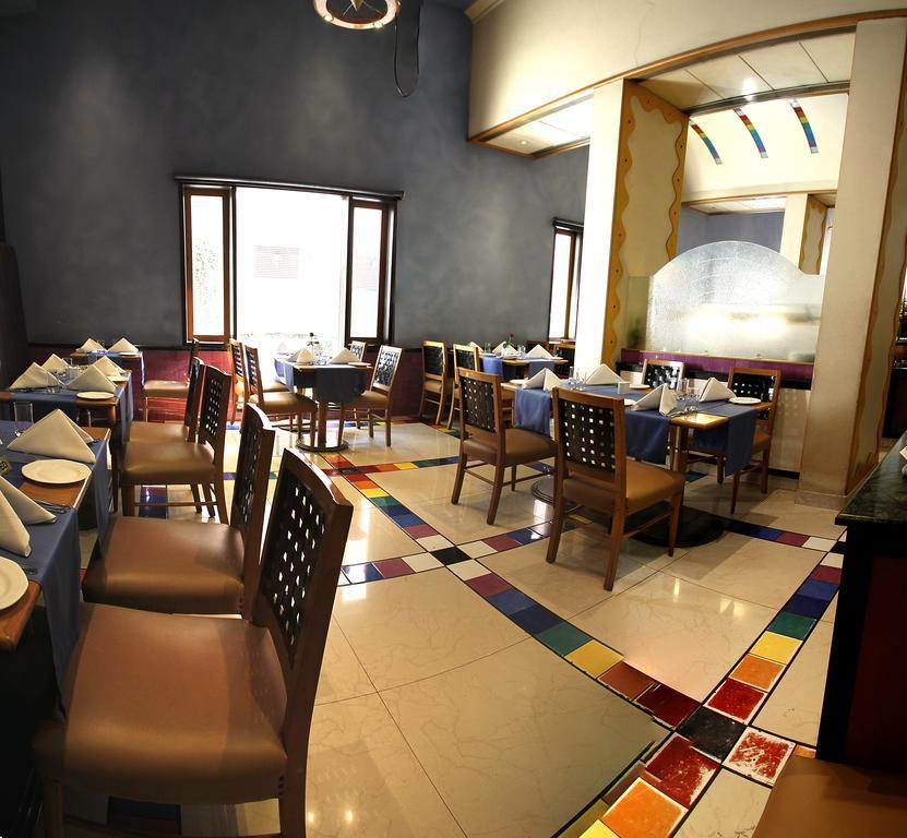 Hotel Sagar Plaza City Centre Pune Extérieur photo