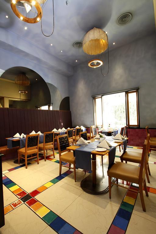 Hotel Sagar Plaza City Centre Pune Extérieur photo