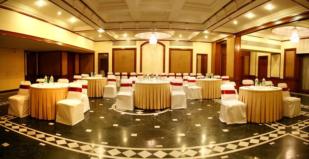 Hotel Sagar Plaza City Centre Pune Extérieur photo