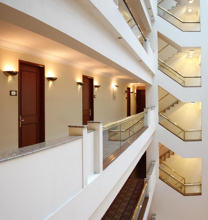 Hotel Sagar Plaza City Centre Pune Extérieur photo