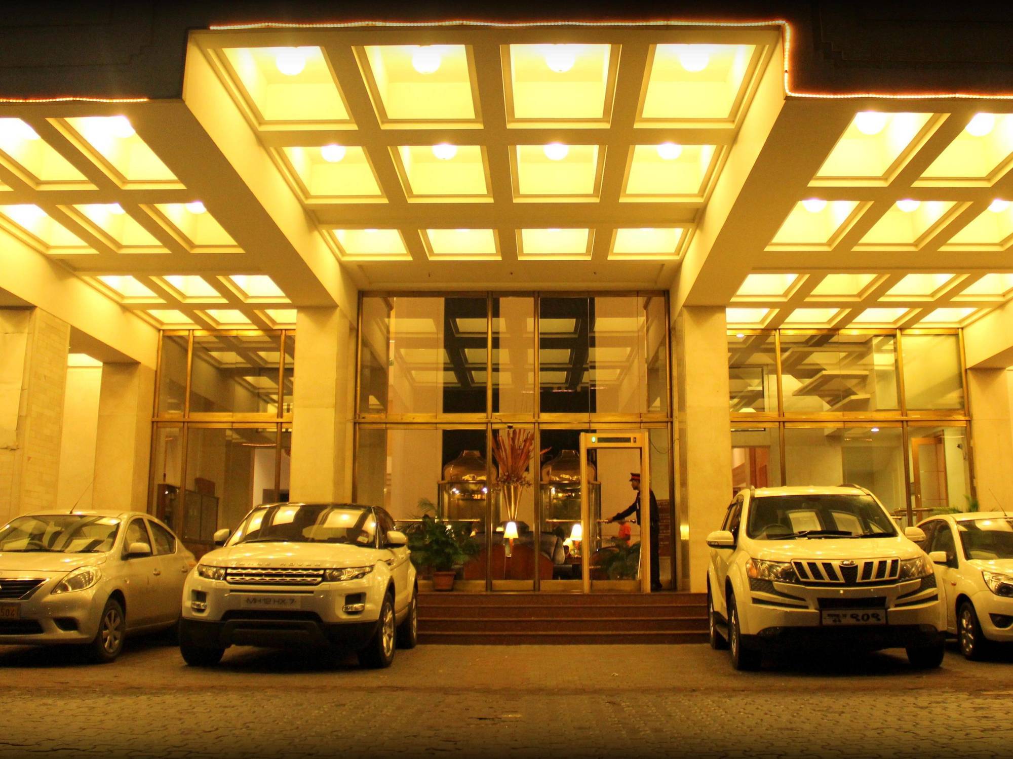 Hotel Sagar Plaza City Centre Pune Extérieur photo