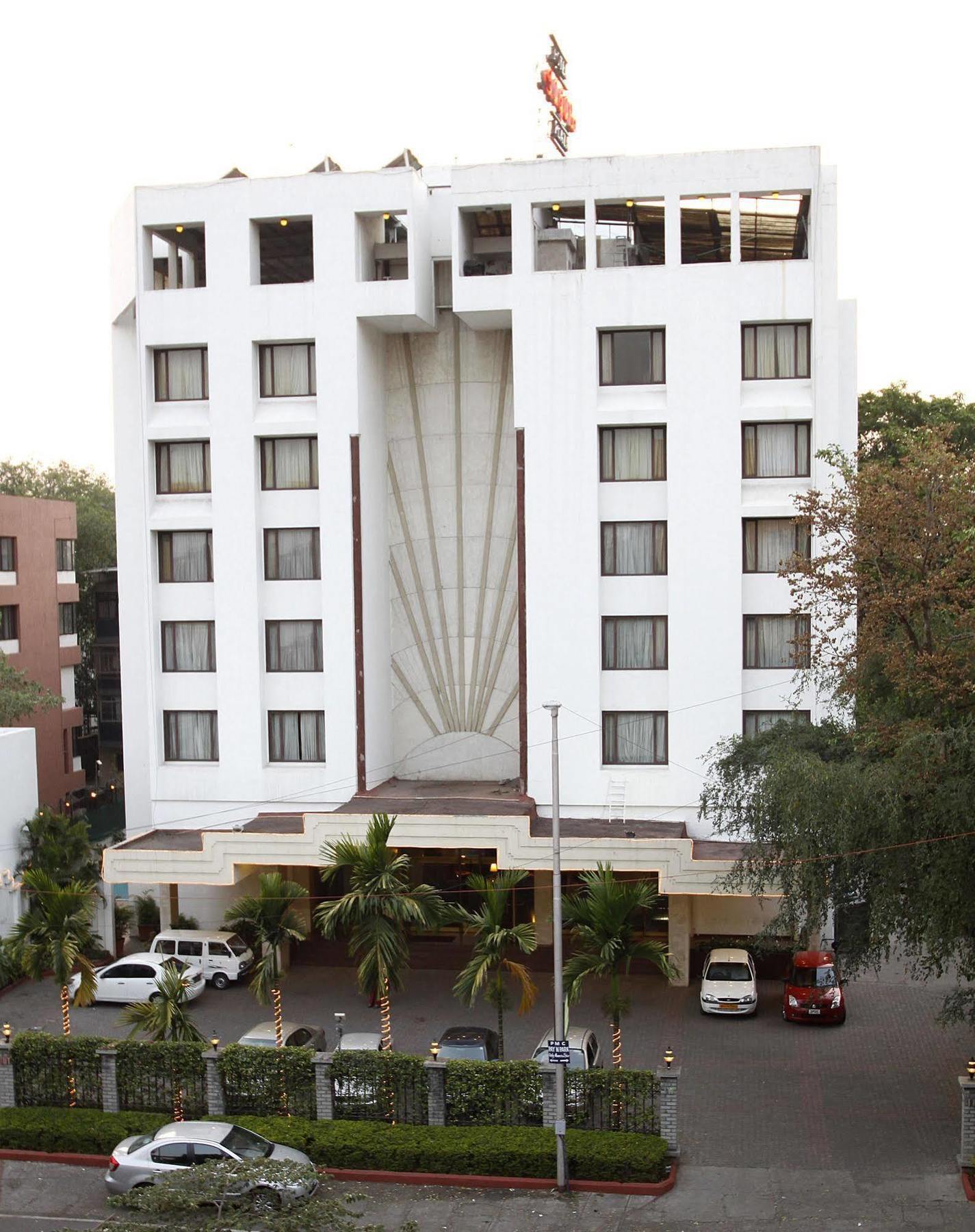 Hotel Sagar Plaza City Centre Pune Extérieur photo