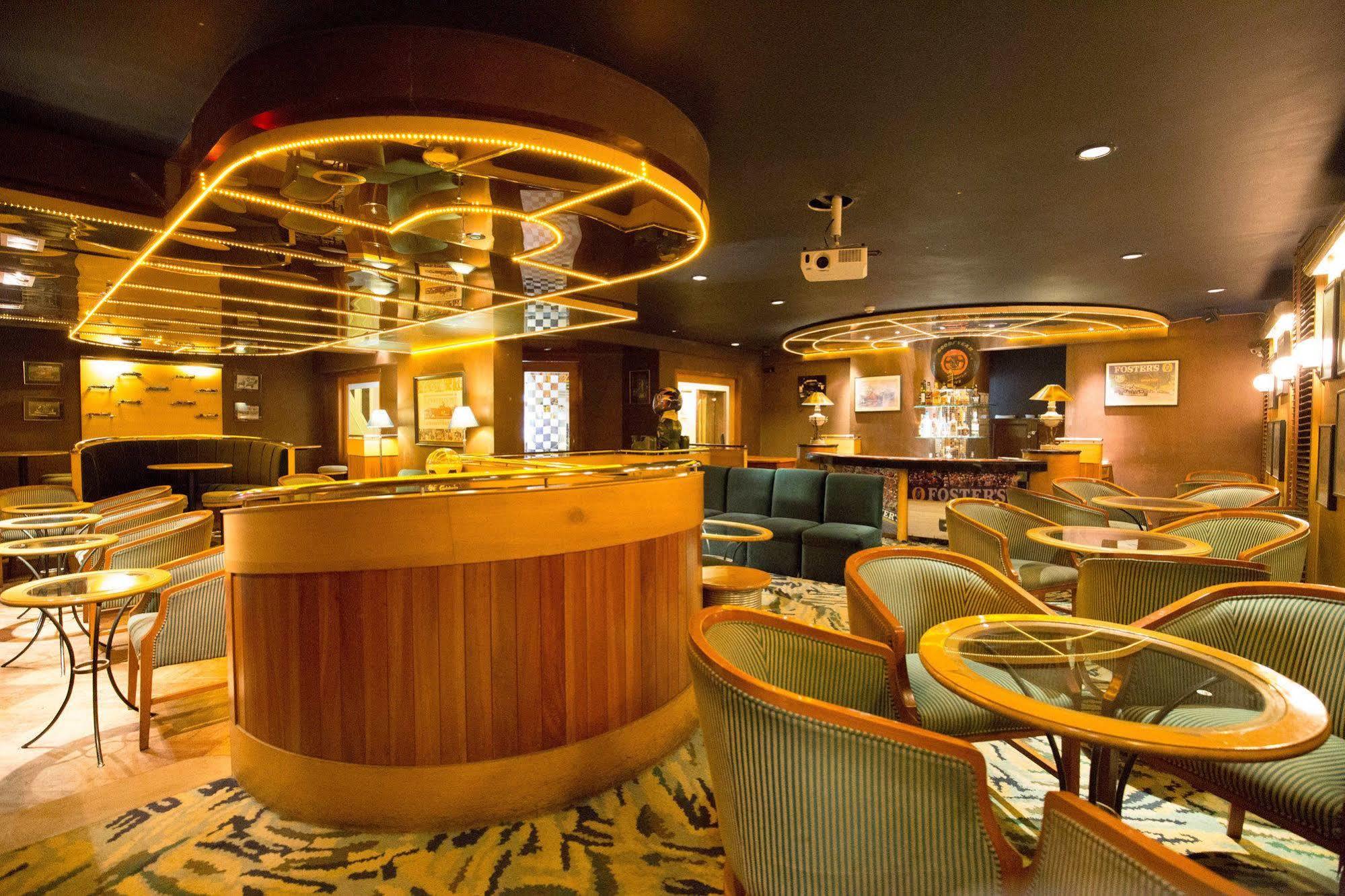 Hotel Sagar Plaza City Centre Pune Extérieur photo
